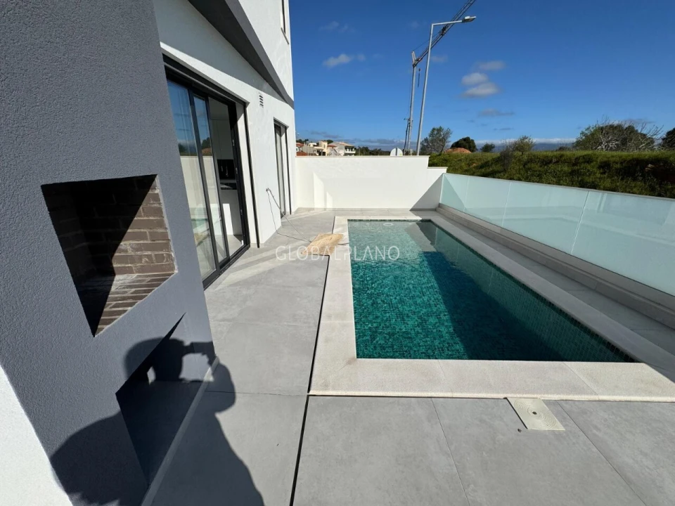 Moradia T4 para Venda em Mexilhoeira Grande Foto 8