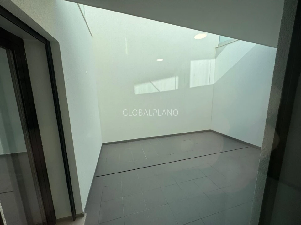 Moradia T4 para Venda em Mexilhoeira Grande Foto 28