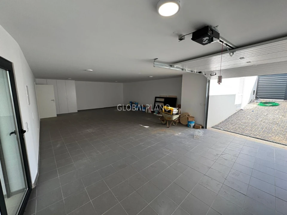 Moradia T4 para Venda em Mexilhoeira Grande Foto 27