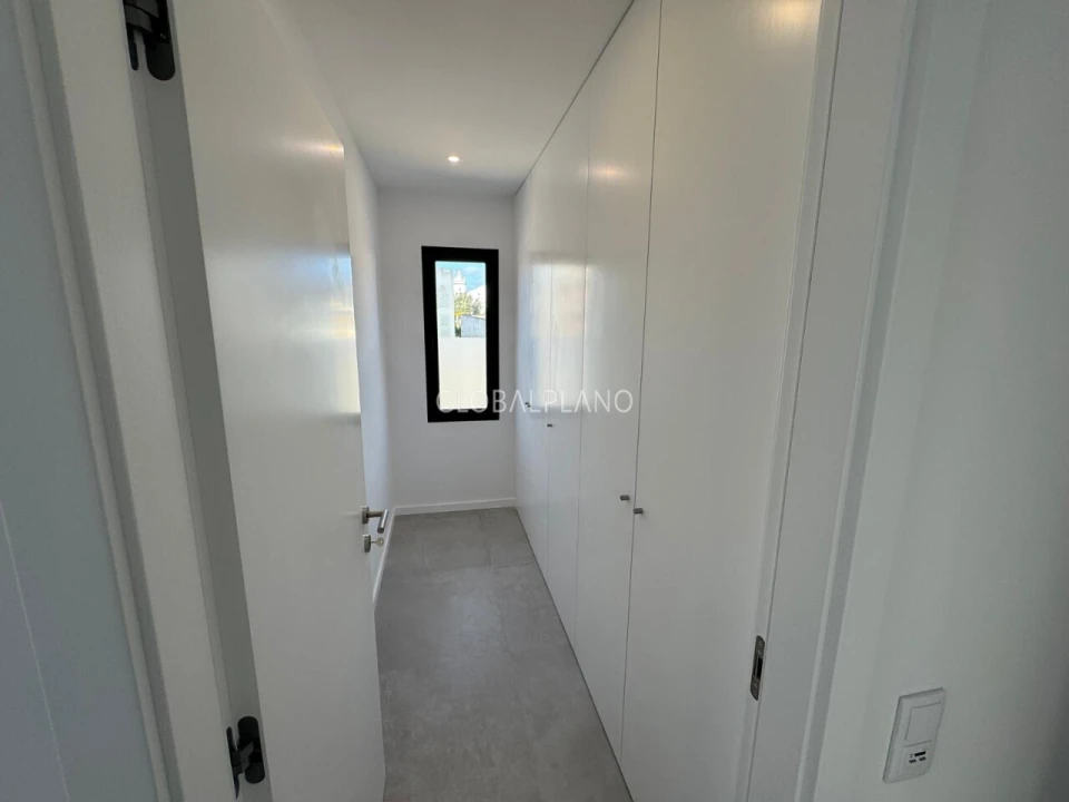 Moradia T4 para Venda em Mexilhoeira Grande Foto 13