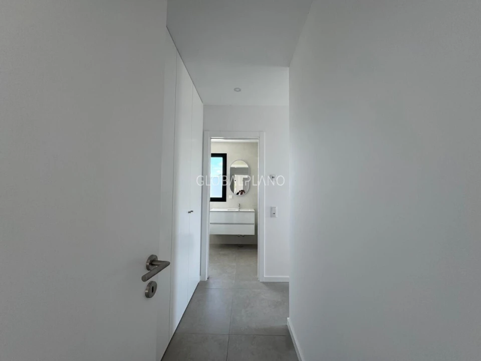 Moradia T4 para Venda em Mexilhoeira Grande Foto 19