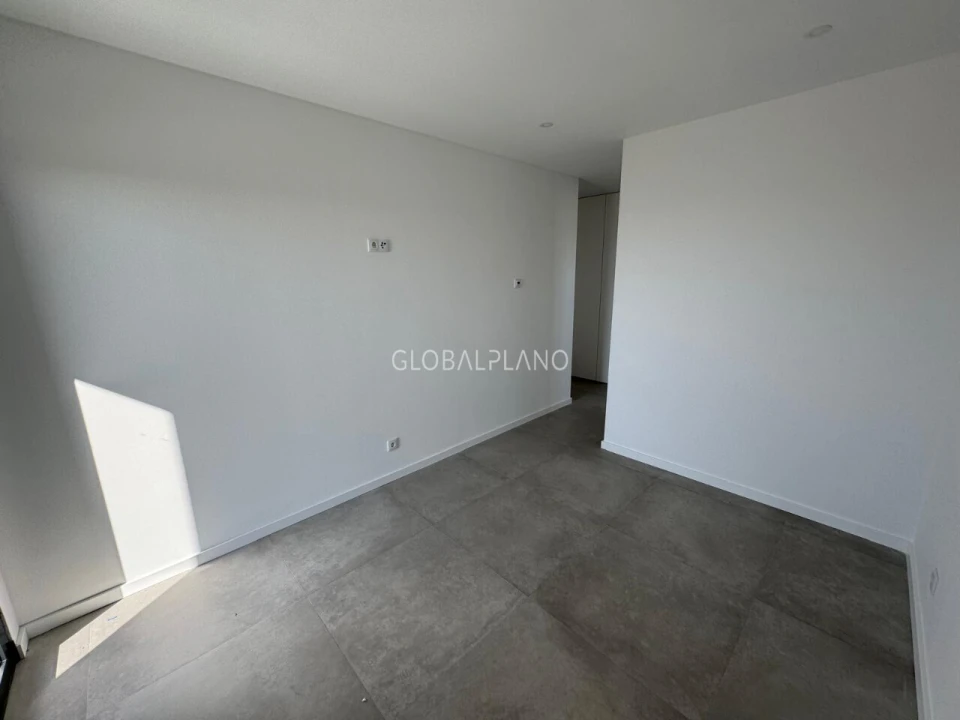 Moradia T4 para Venda em Mexilhoeira Grande Foto 22