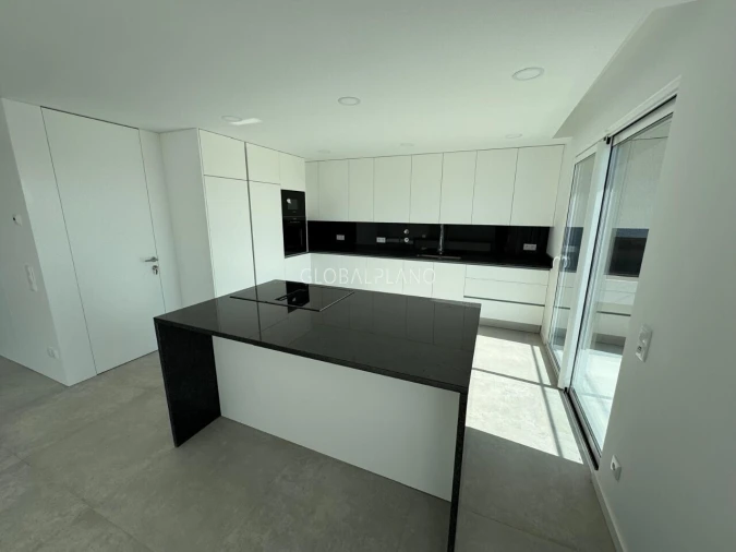 Moradia T4 para Venda em Mexilhoeira Grande Foto 5