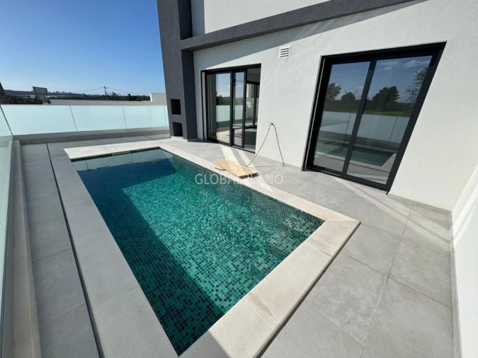 Moradia T4 para Venda em Mexilhoeira Grande Foto 6