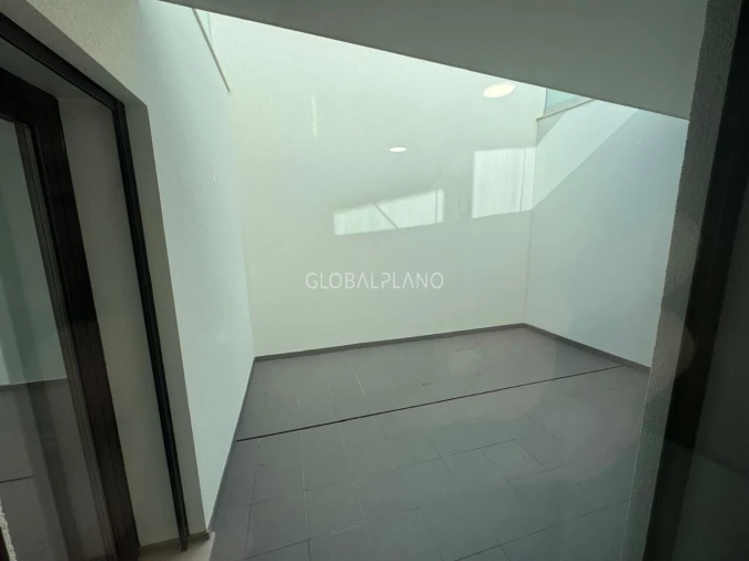 Moradia T4 para Venda em Mexilhoeira Grande Foto 28