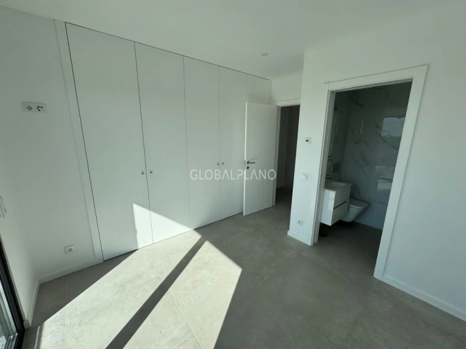 Moradia T4 para Venda em Mexilhoeira Grande Foto 17