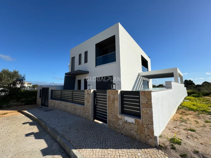 Moradia T4 para Venda em Mexilhoeira Grande