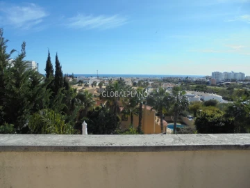 Moradia T4 para Venda em Albufeira e Olhos de Água