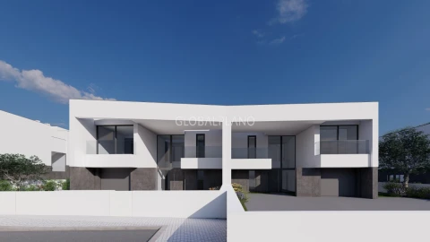 Moradia T4 para Venda em Lagos (São Sebastião e Santa Maria)