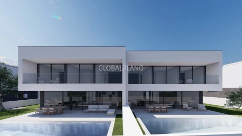 Moradia T4 para Venda em Lagos (São Sebastião e Santa Maria)