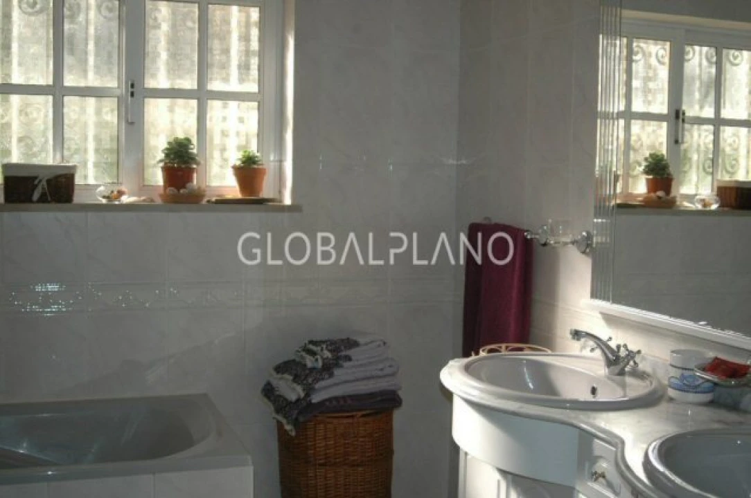 Moradia T4 para Venda em Alvor Foto 9