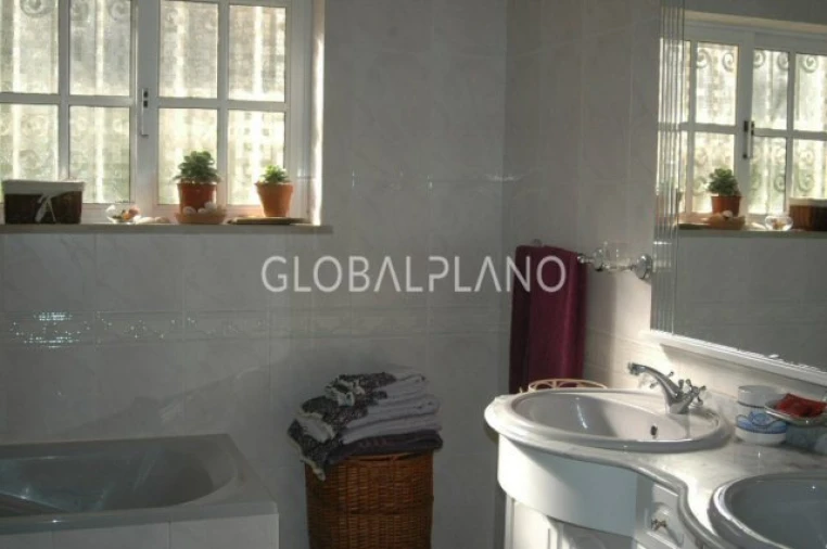 Moradia T4 para Venda em Alvor Foto 9