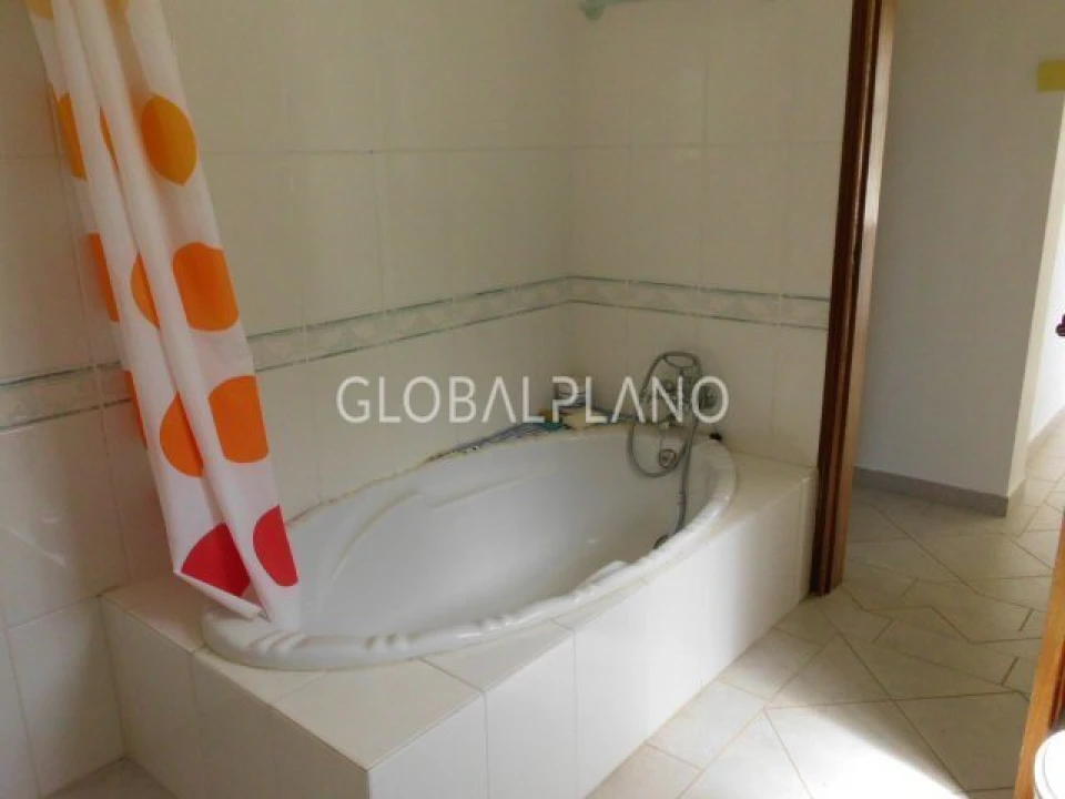 Moradia T4 para Venda em Alvor Foto 10