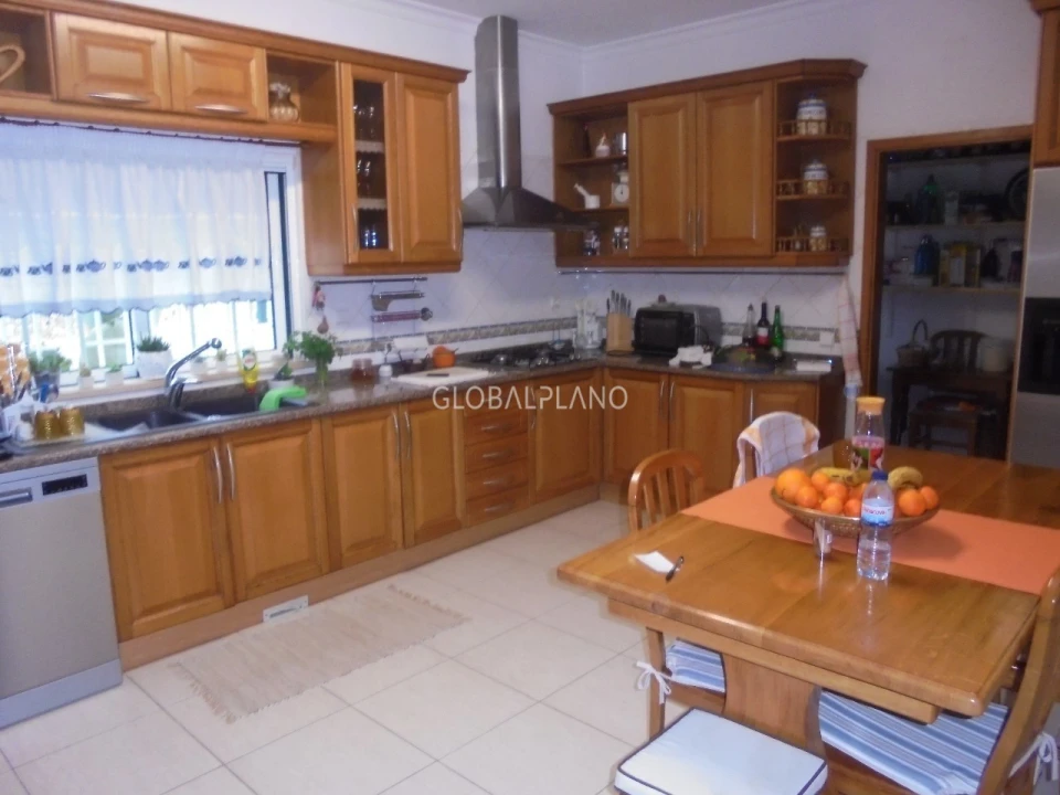 Moradia T4 para Venda em Albufeira e Olhos de Água Foto 2