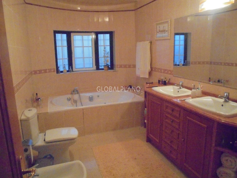 Moradia T4 para Venda em Albufeira e Olhos de Água Foto 3