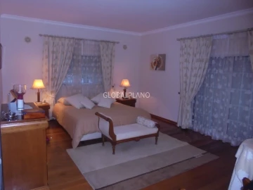 Moradia T4 para Venda em Albufeira e Olhos de Água