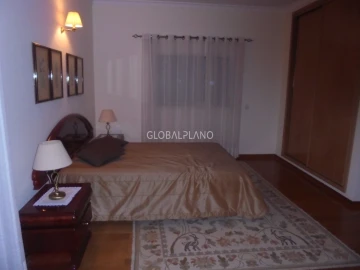 Moradia T4 para Venda em Albufeira e Olhos de Água