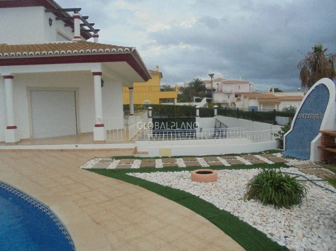 Moradia T4 para Venda em Albufeira e Olhos de Água Foto 16