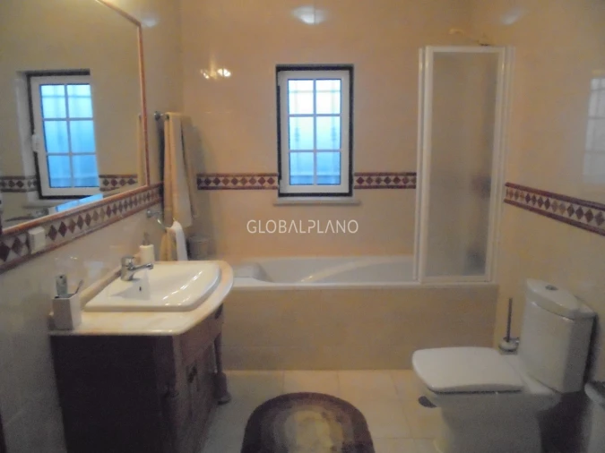 Moradia T4 para Venda em Albufeira e Olhos de Água Foto 12