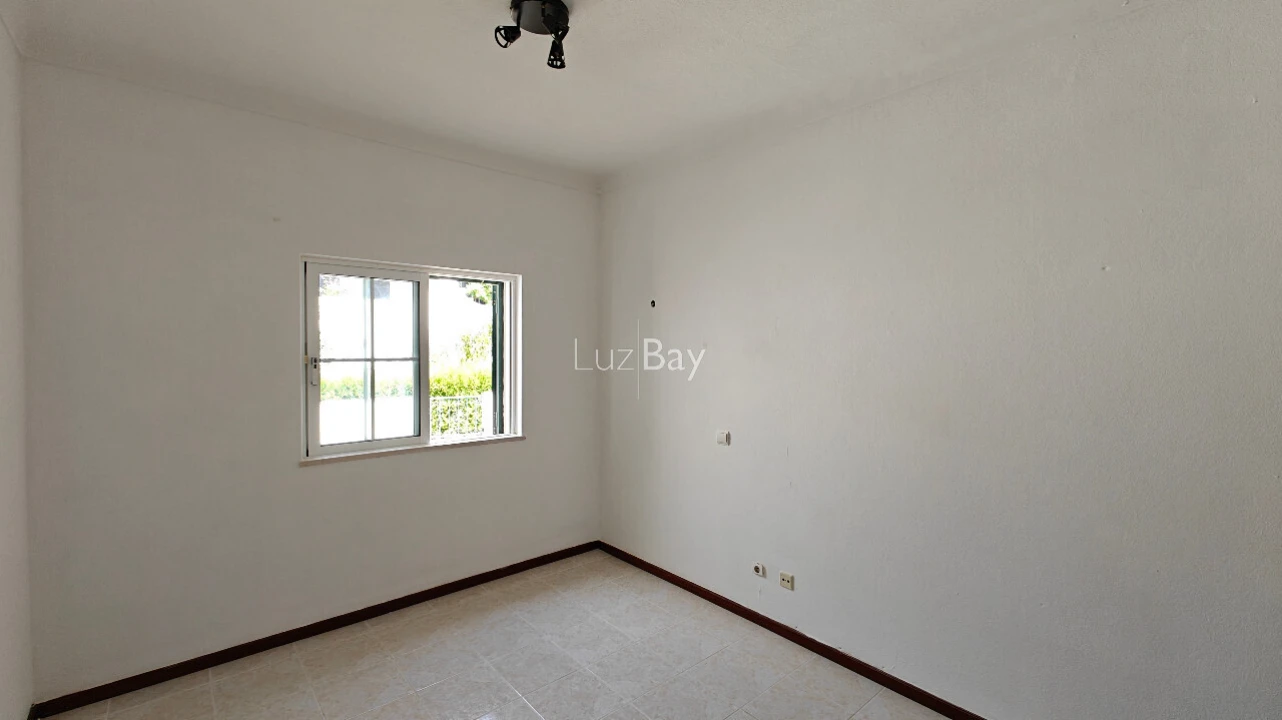 Moradia T2 para Venda em Bensafrim e Barão de São João Foto 11