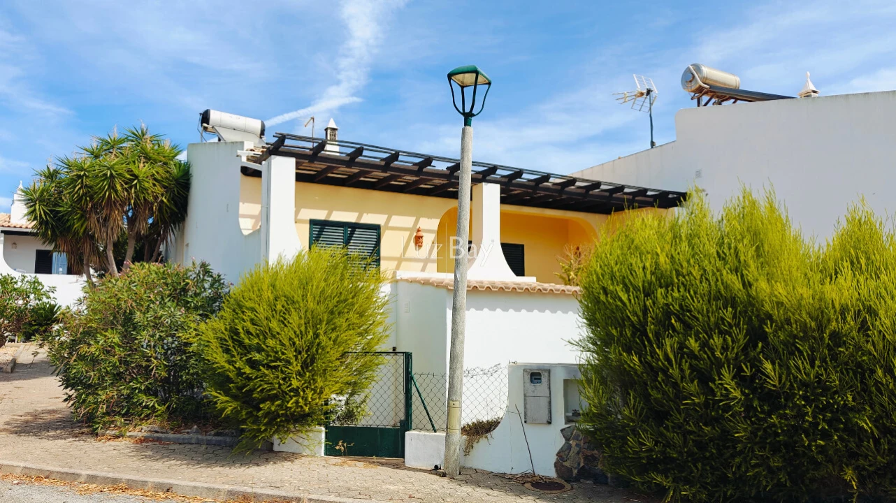 Moradia T2 para Venda em Bensafrim e Barão de São João Foto 4