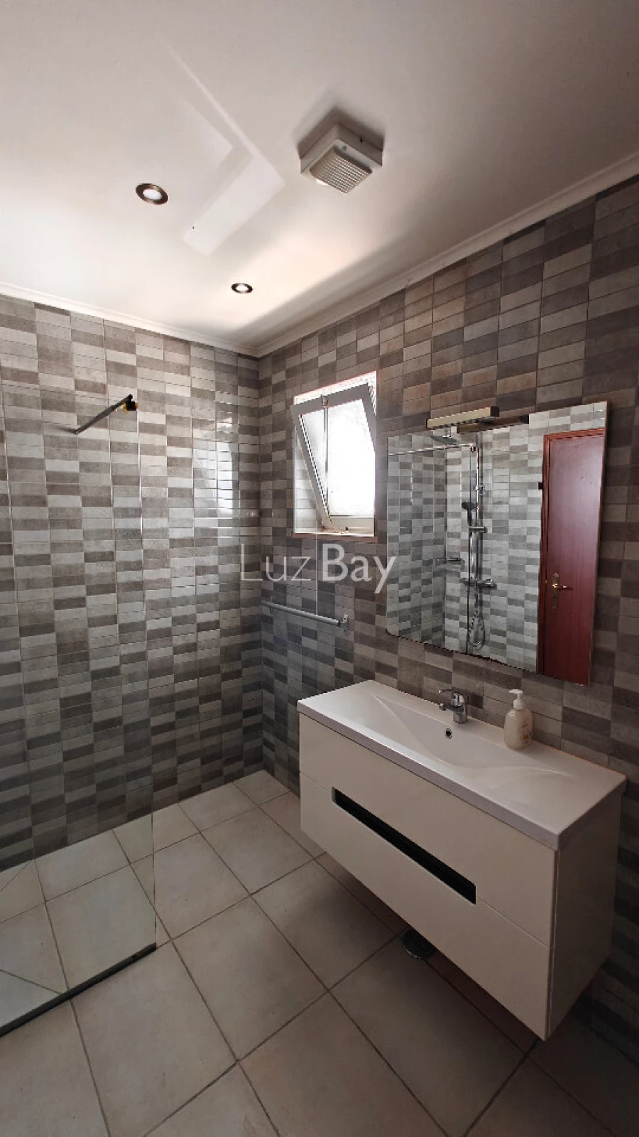 Moradia T2 para Venda em Bensafrim e Barão de São João Foto 16