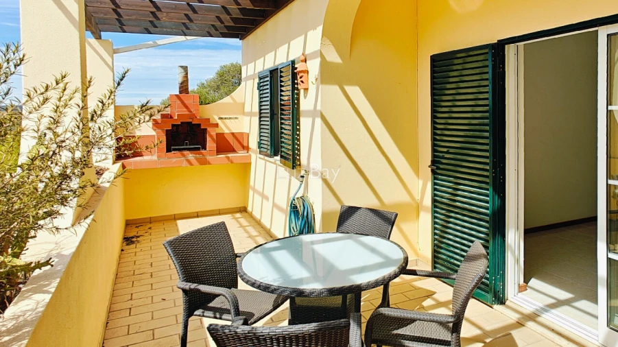 Moradia T2 para Venda em Bensafrim e Barão de São João Foto 1