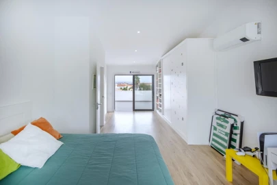 Moradia T6 para Venda em Albufeira e Olhos de Água
