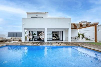 Moradia T6 para Venda em Albufeira e Olhos de Água