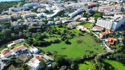 Terreno para Venda em Albufeira e Olhos de Água