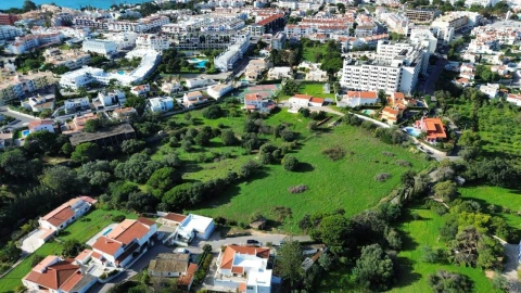 Terreno para Venda em Albufeira e Olhos de Água