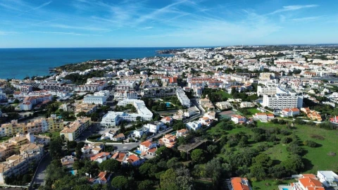 Terreno para Venda em Albufeira e Olhos de Água