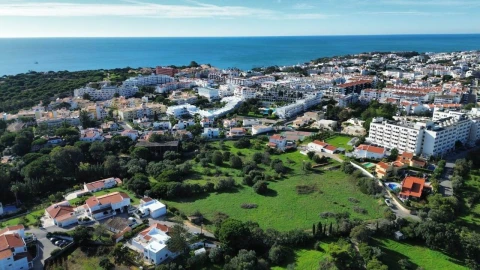 Terreno para Venda em Albufeira e Olhos de Água