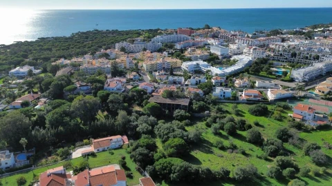 Terreno para Venda em Albufeira e Olhos de Água