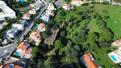 Terreno para Venda em Albufeira e Olhos de Água