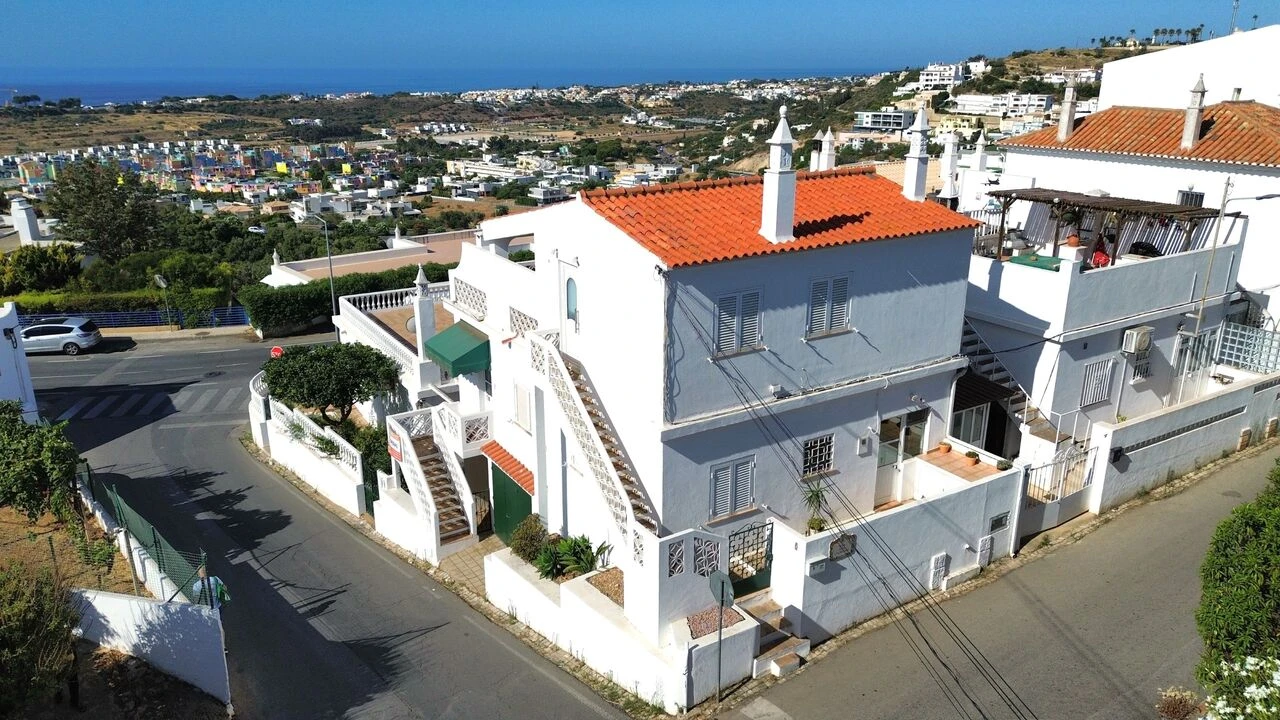 Moradia T3 para Venda em Albufeira e Olhos de Água Foto 1