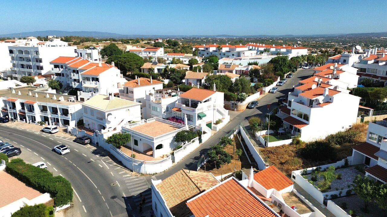 Moradia T3 para Venda em Albufeira e Olhos de Água Foto 35