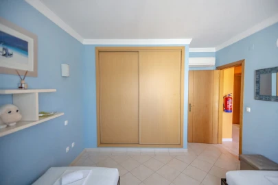 Moradia T4 para Venda em Albufeira e Olhos de Água