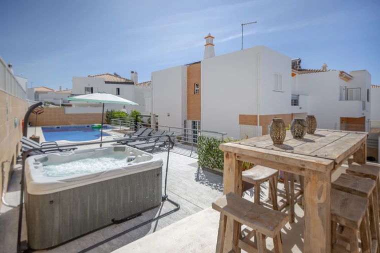Moradia T4 para Venda em Albufeira e Olhos de Água Foto 9