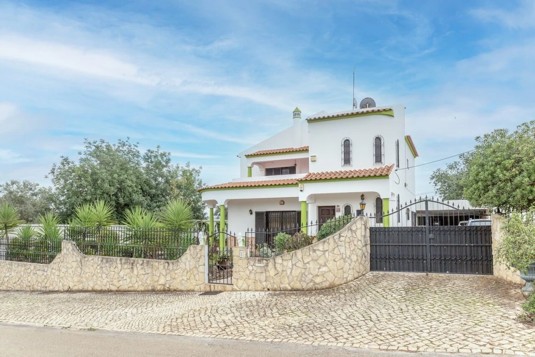 Moradia T4 para Venda em Paderne Foto 1