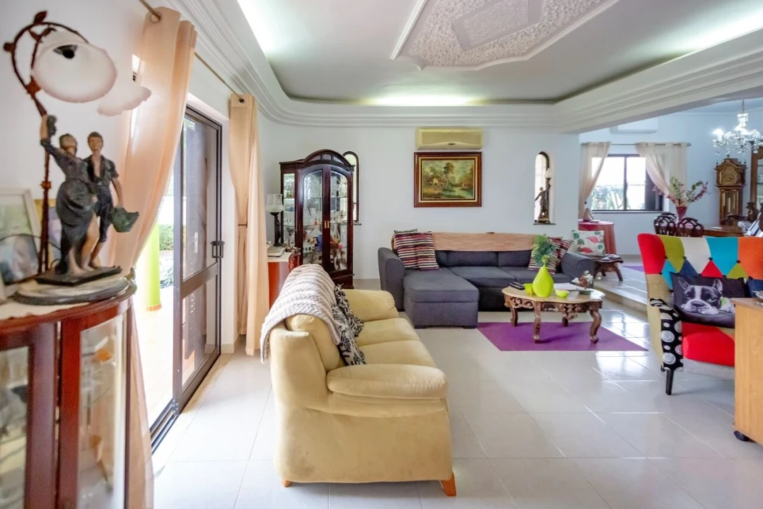 Moradia T4 para Venda em Paderne Foto 4