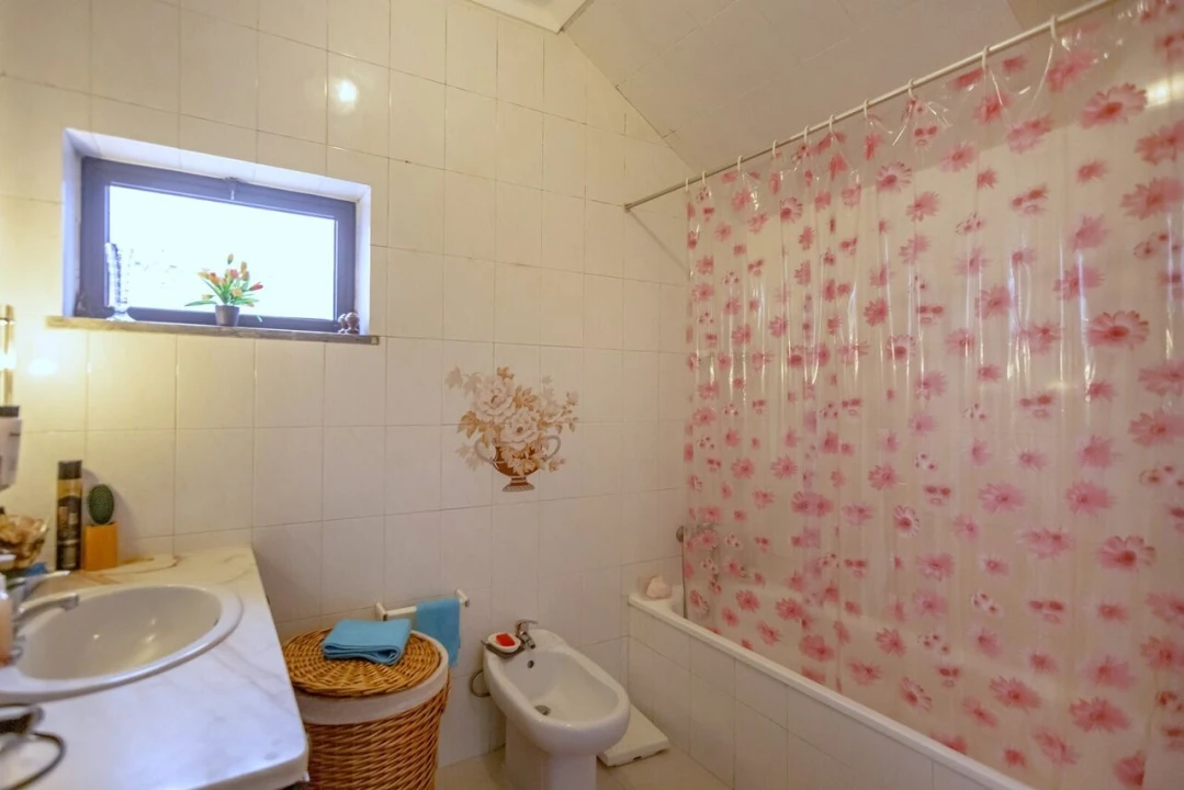 Moradia T4 para Venda em Paderne Foto 40