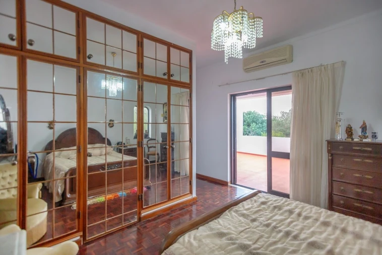 Moradia T4 para Venda em Paderne Foto 18