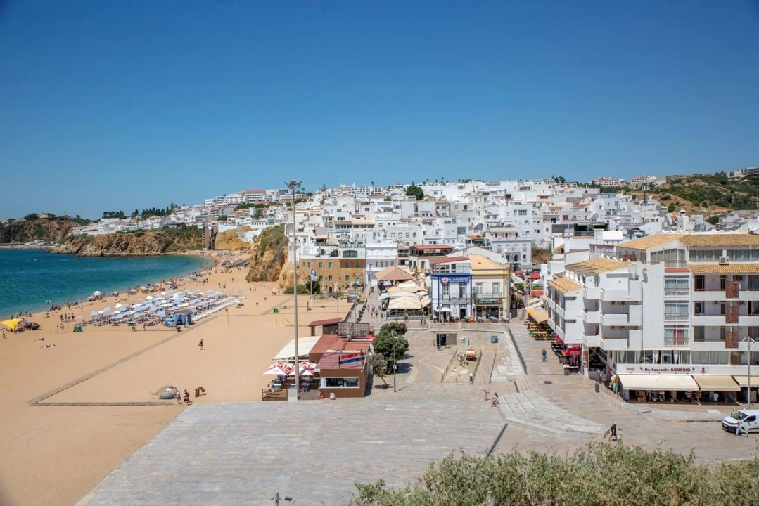 Moradia T3 para Venda em Albufeira e Olhos de Água Foto 10