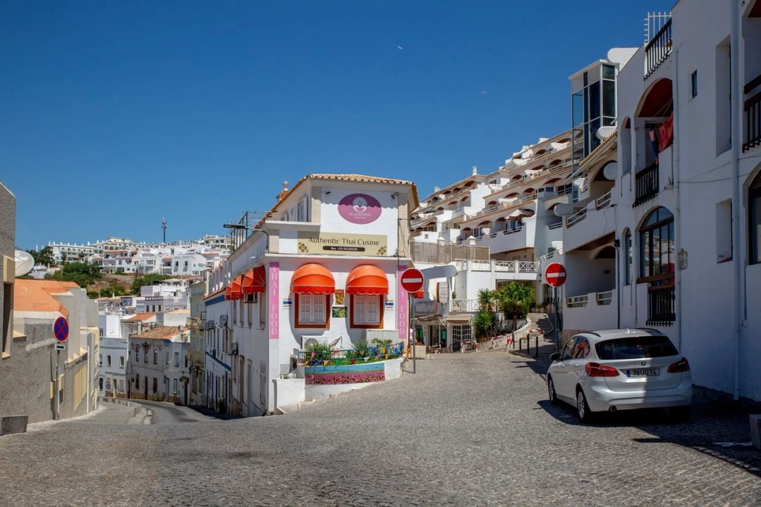 Moradia T3 para Venda em Albufeira e Olhos de Água Foto 8