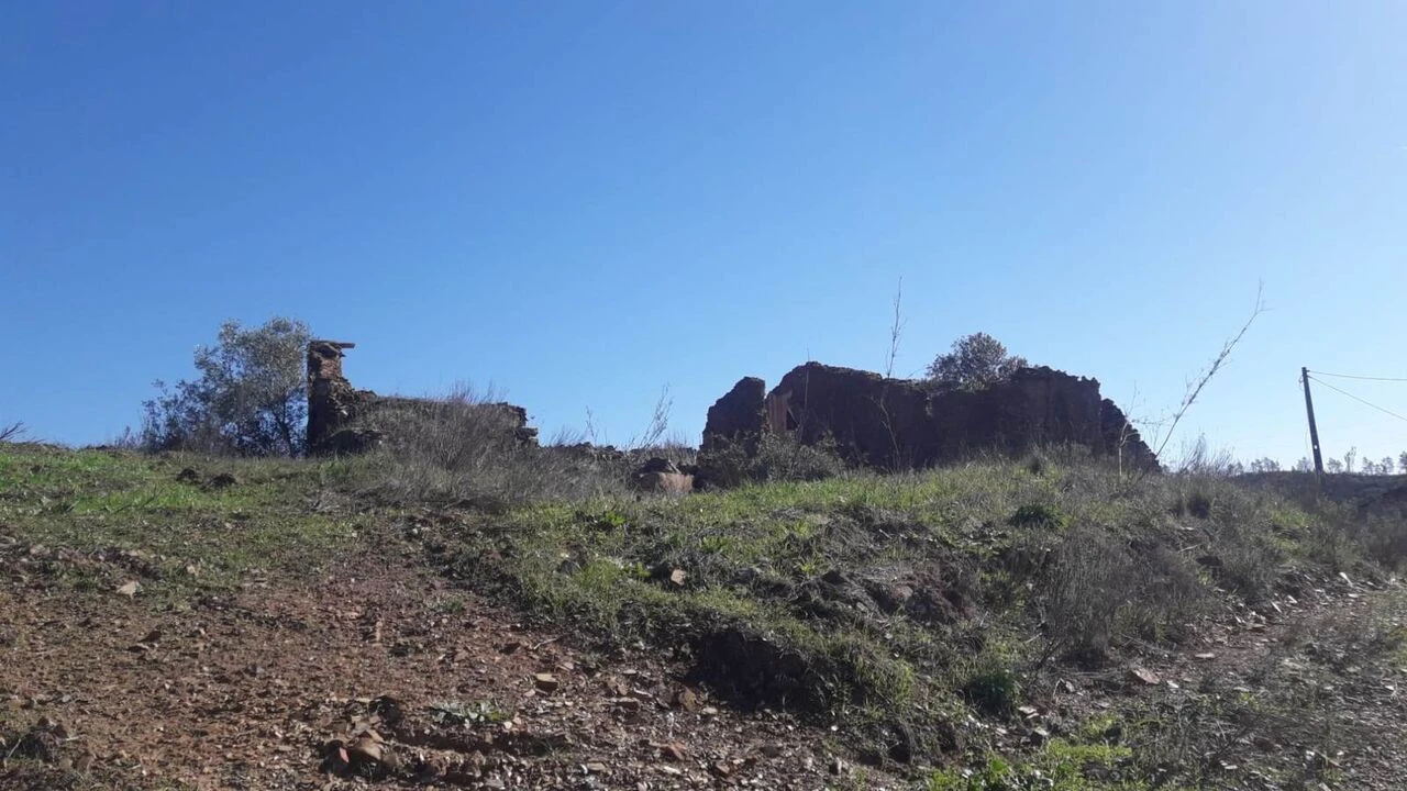 Moradia T3 para Venda em São Bartolomeu de Messines Foto 18