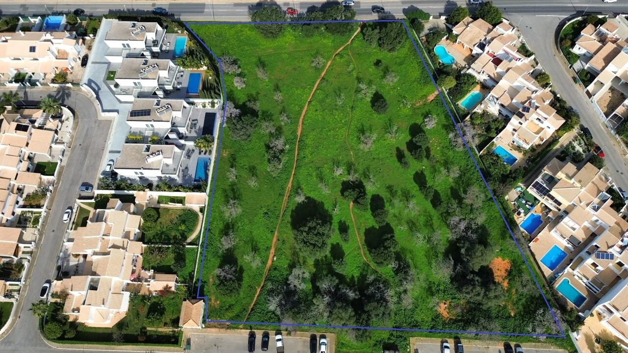 Terreno para Venda em Albufeira e Olhos de Água Foto 2