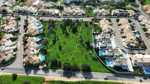 Terreno para Venda em Albufeira e Olhos de Água