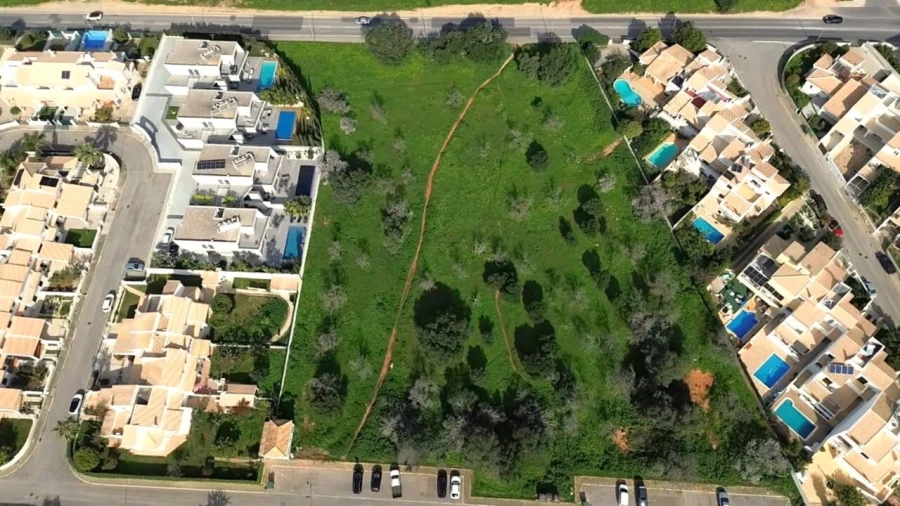 Terreno para Venda em Albufeira e Olhos de Água Foto 3