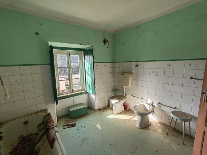 Moradia T6 para Venda em Santana da Serra Foto 5